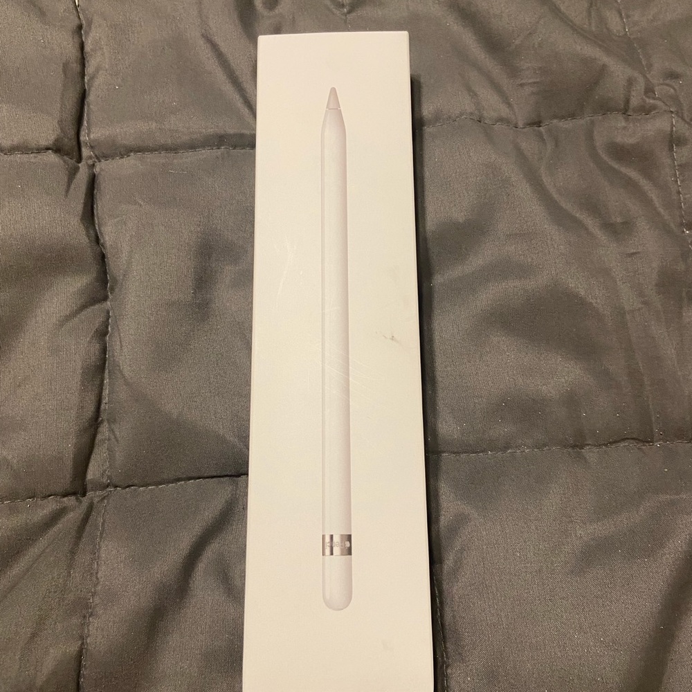 Apple Pencil, 1st Generation, great condition, comes with box and extras